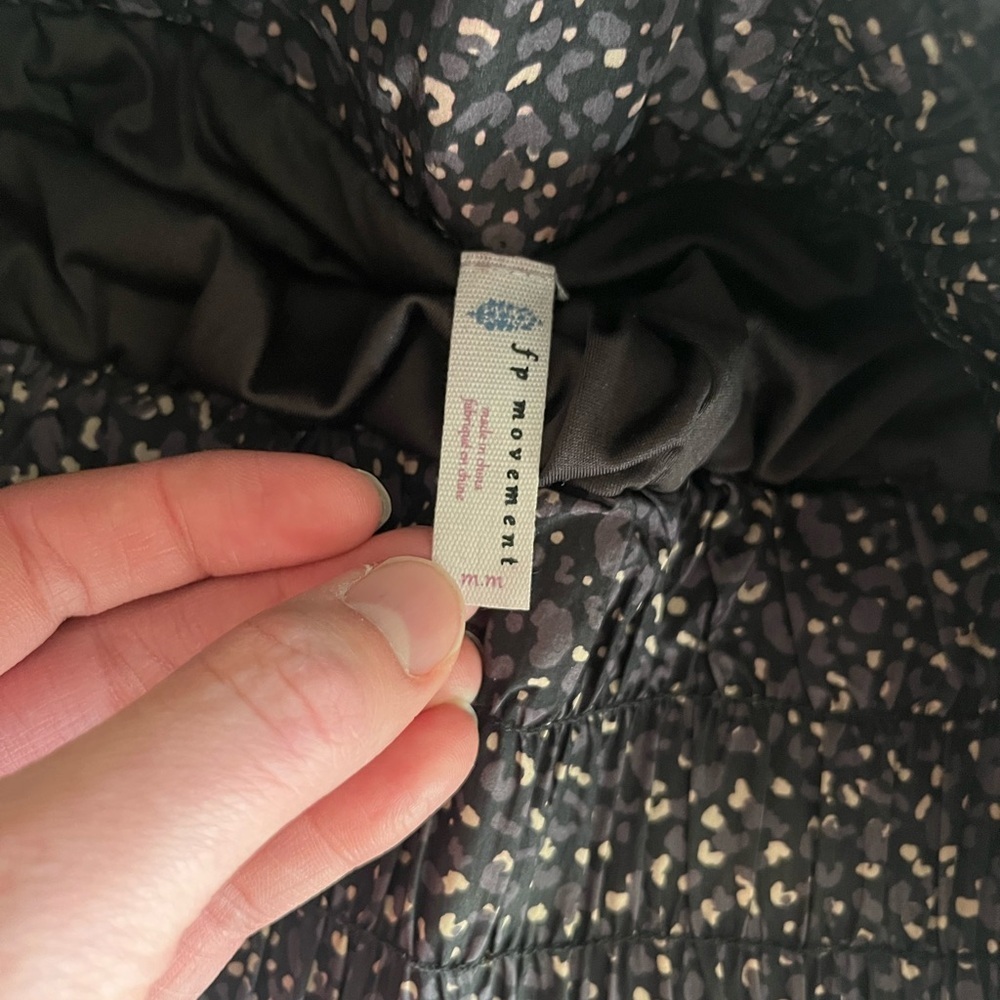 FREE PEOPLE athletic shorts (M) - Picture 5 of 7